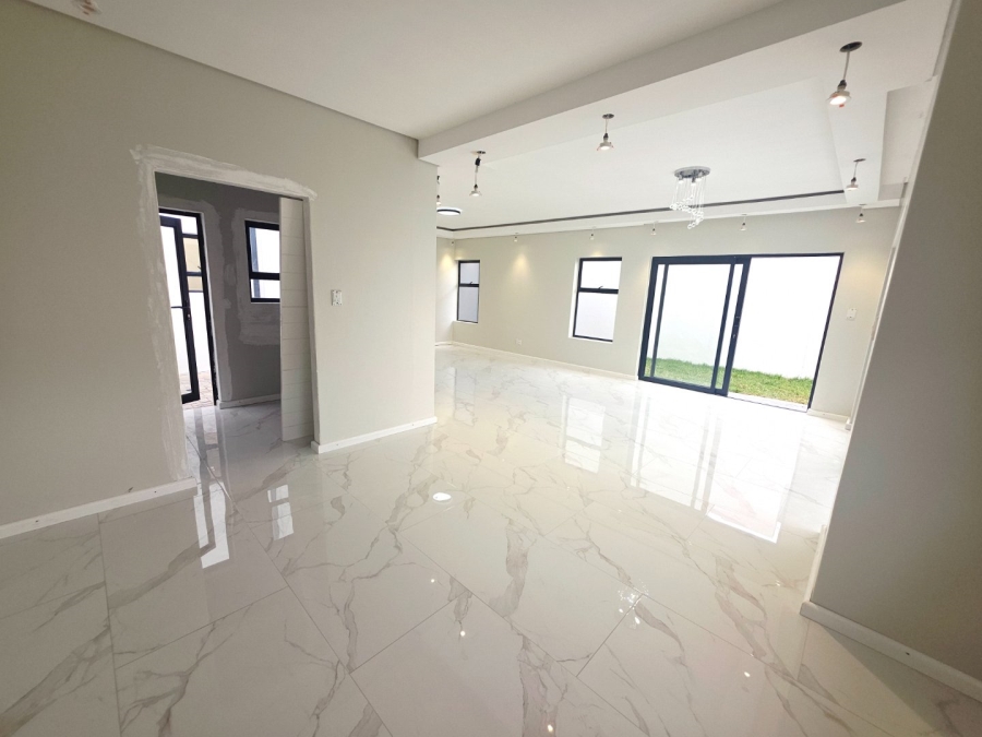 4 Bedroom Property for Sale in Sandown Western Cape